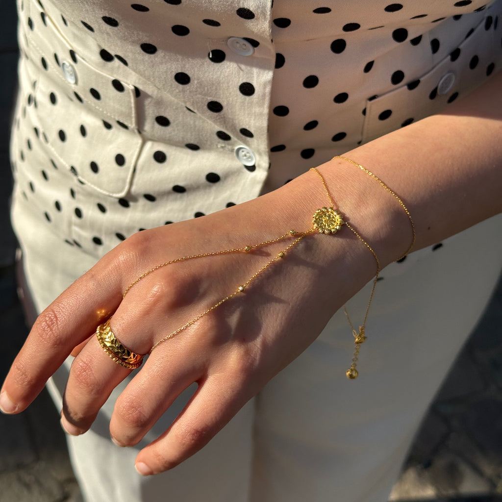 14 Karat Gold Handkette – Tura Design