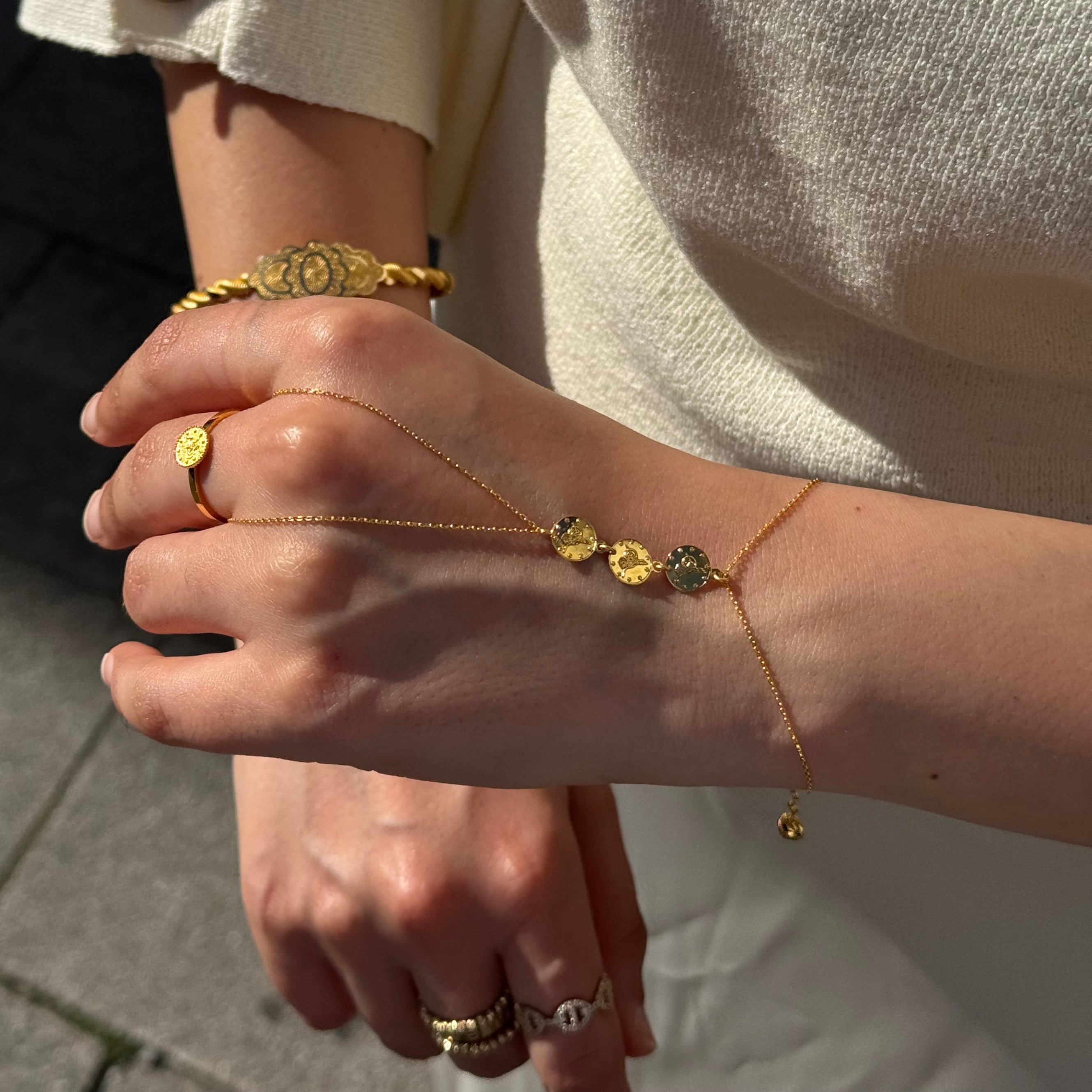 Handkette Sahmeran-14 Karat
