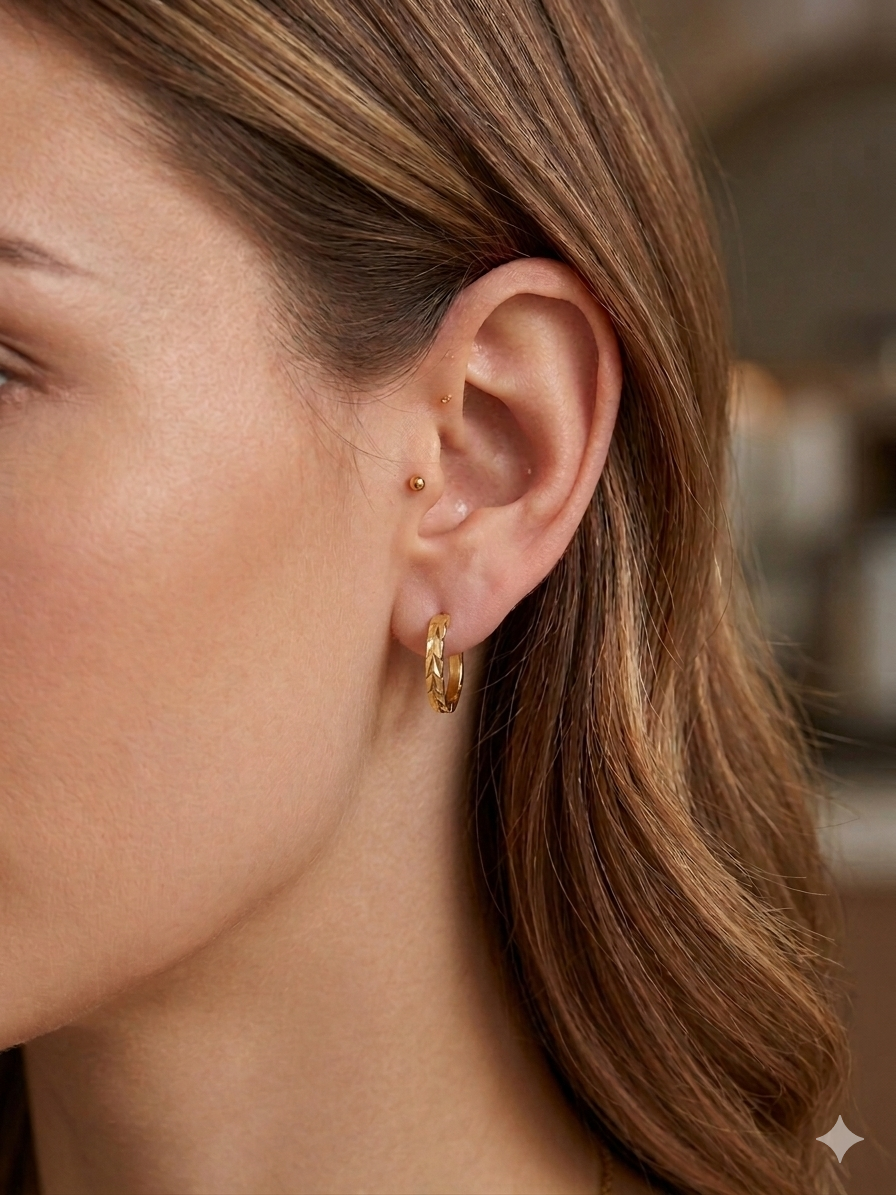 Golden Prism Huggies Ohrringe-14 Karat