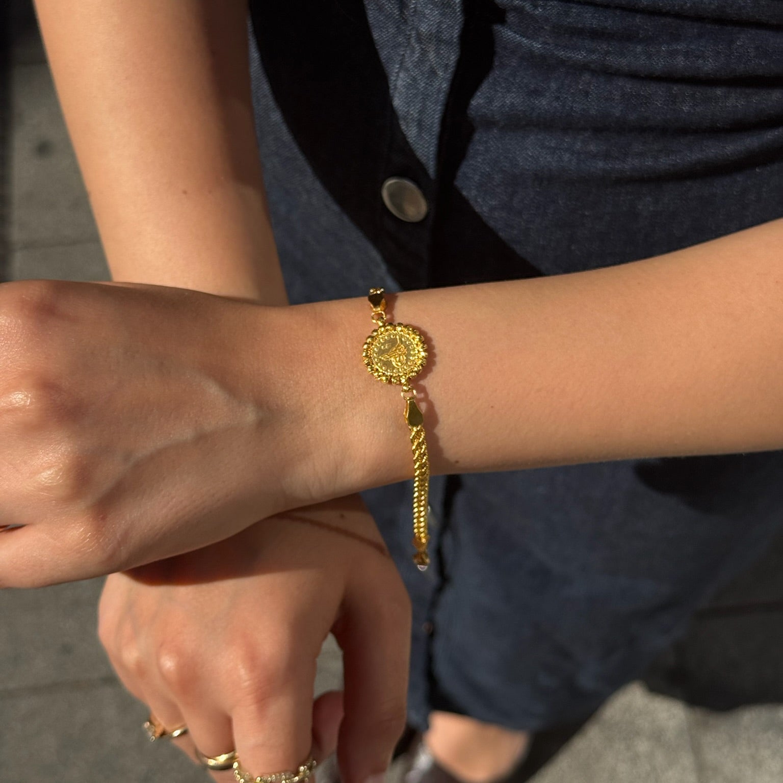 Prachtvolles Tuğra Goldarmband mit Dorika-Umrandung aus 14 Karat Gelbgold
