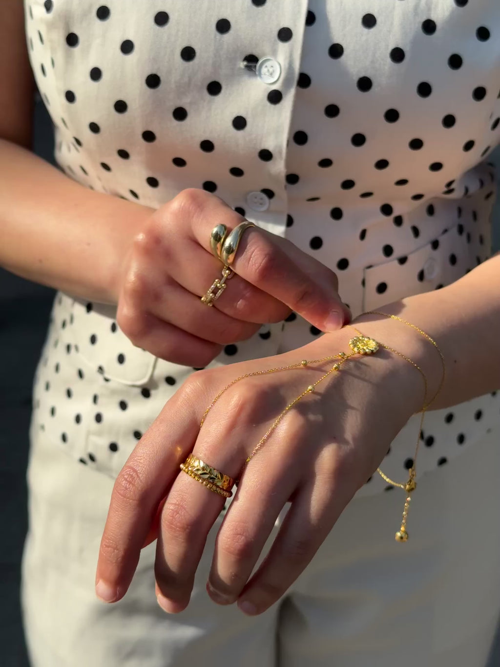 14 Karat Gold Handkette – Tura Design