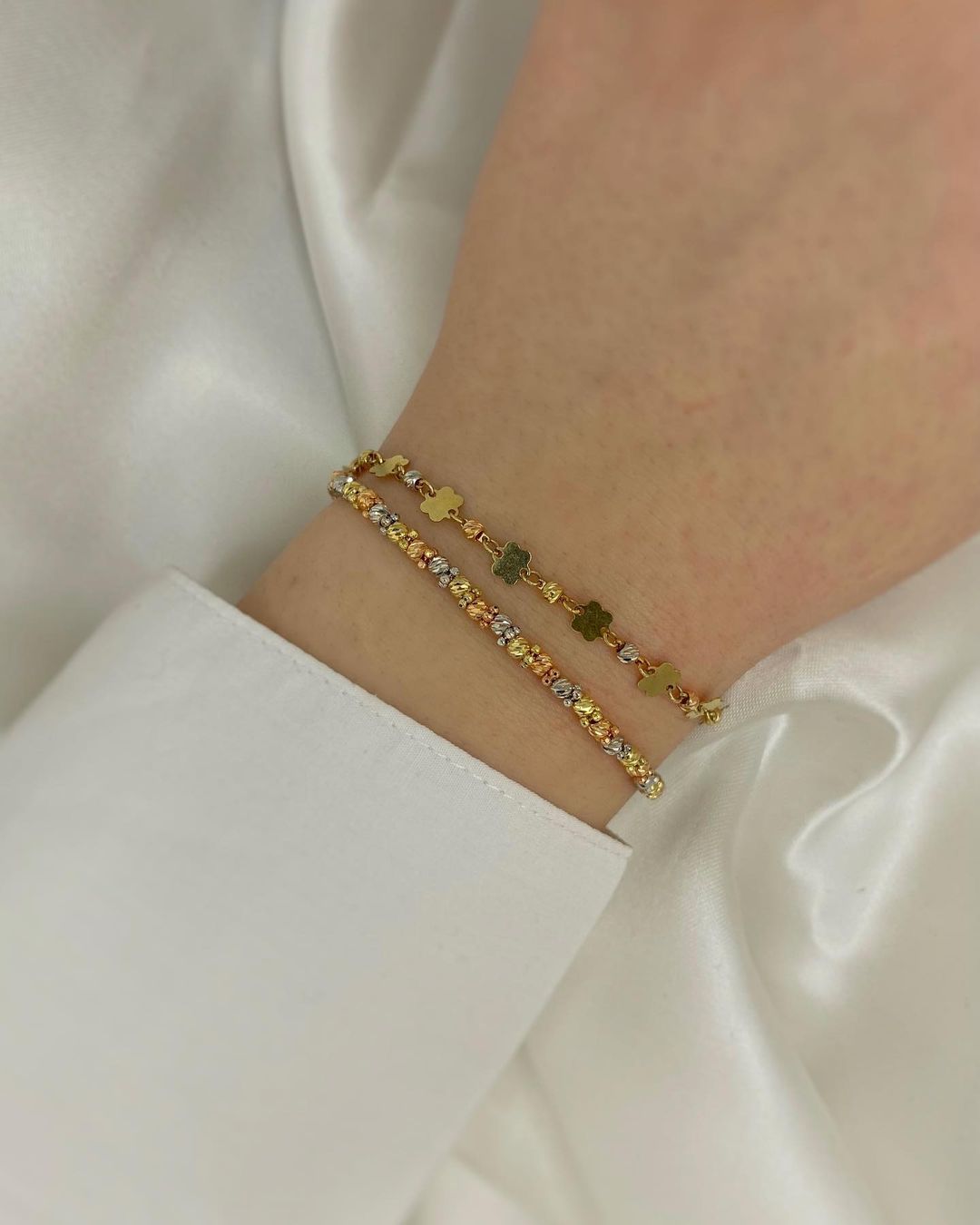 Tricolor-Armschmuck ver. Varianten