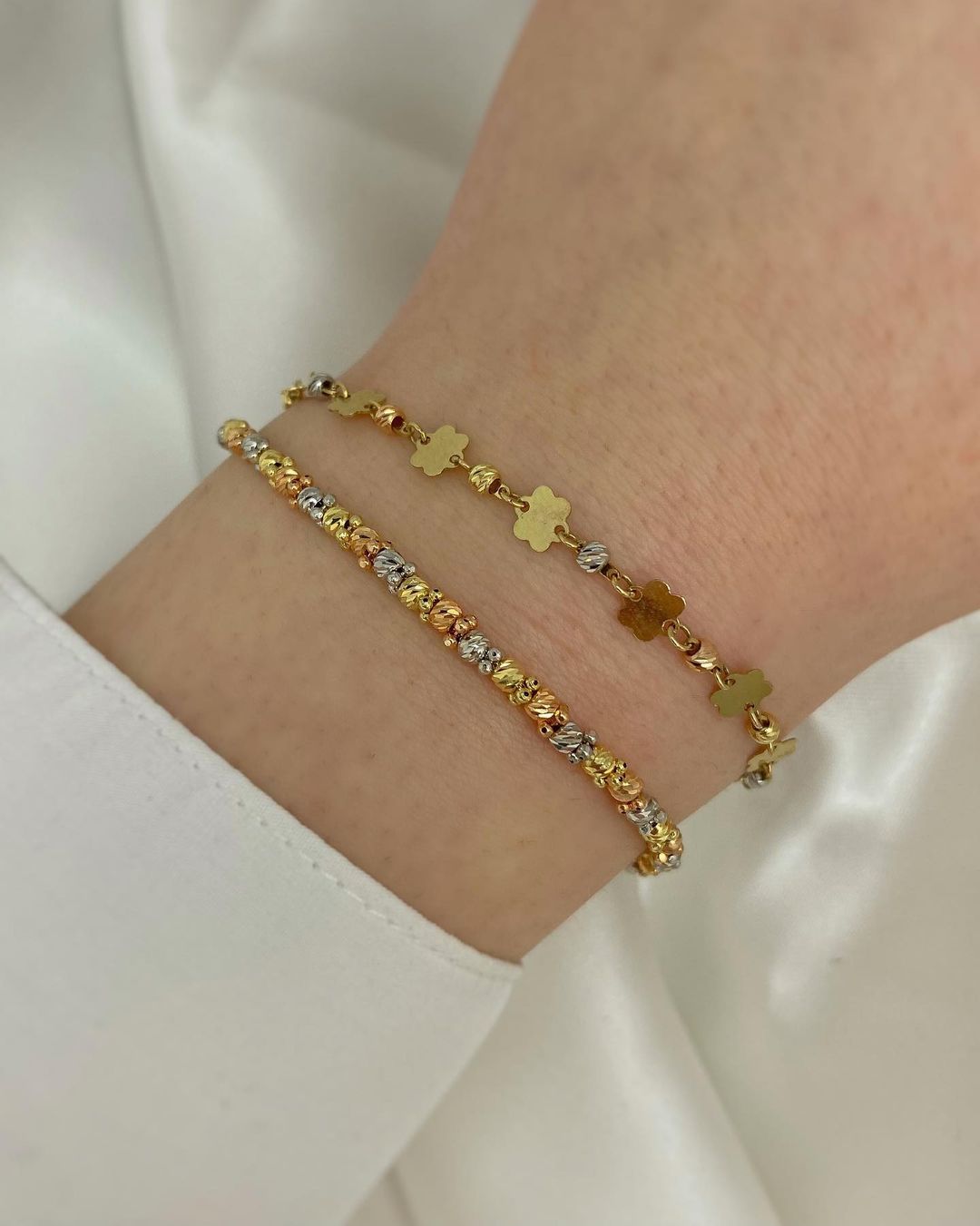 Tricolor-Armschmuck ver. Varianten