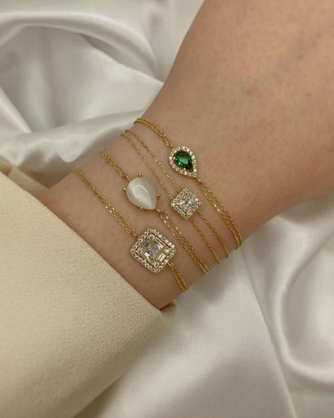 Goldarmschmuck mit Zirkonien