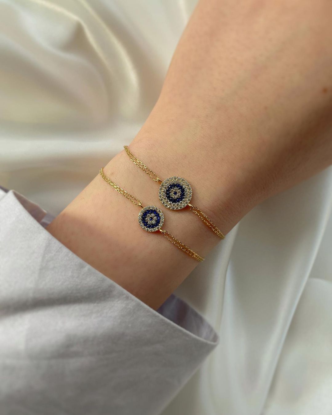 Luzora Gold-Armschmuck mit Nazar-Symbol