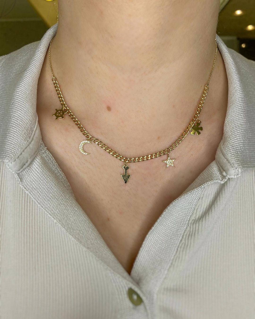 Astéria Gelbgoldkette mit fünf Anhängern