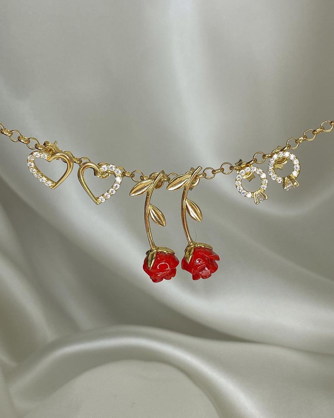 Gold-Ohrringe in ver. Varianten