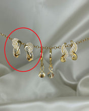 Lade das Bild in den Galerie-Viewer, Gold-Ohrringe im Swing-Design in ver. Varianten
