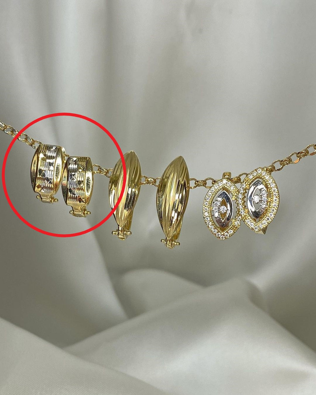Gold-Ohrringe in ver. Varianten