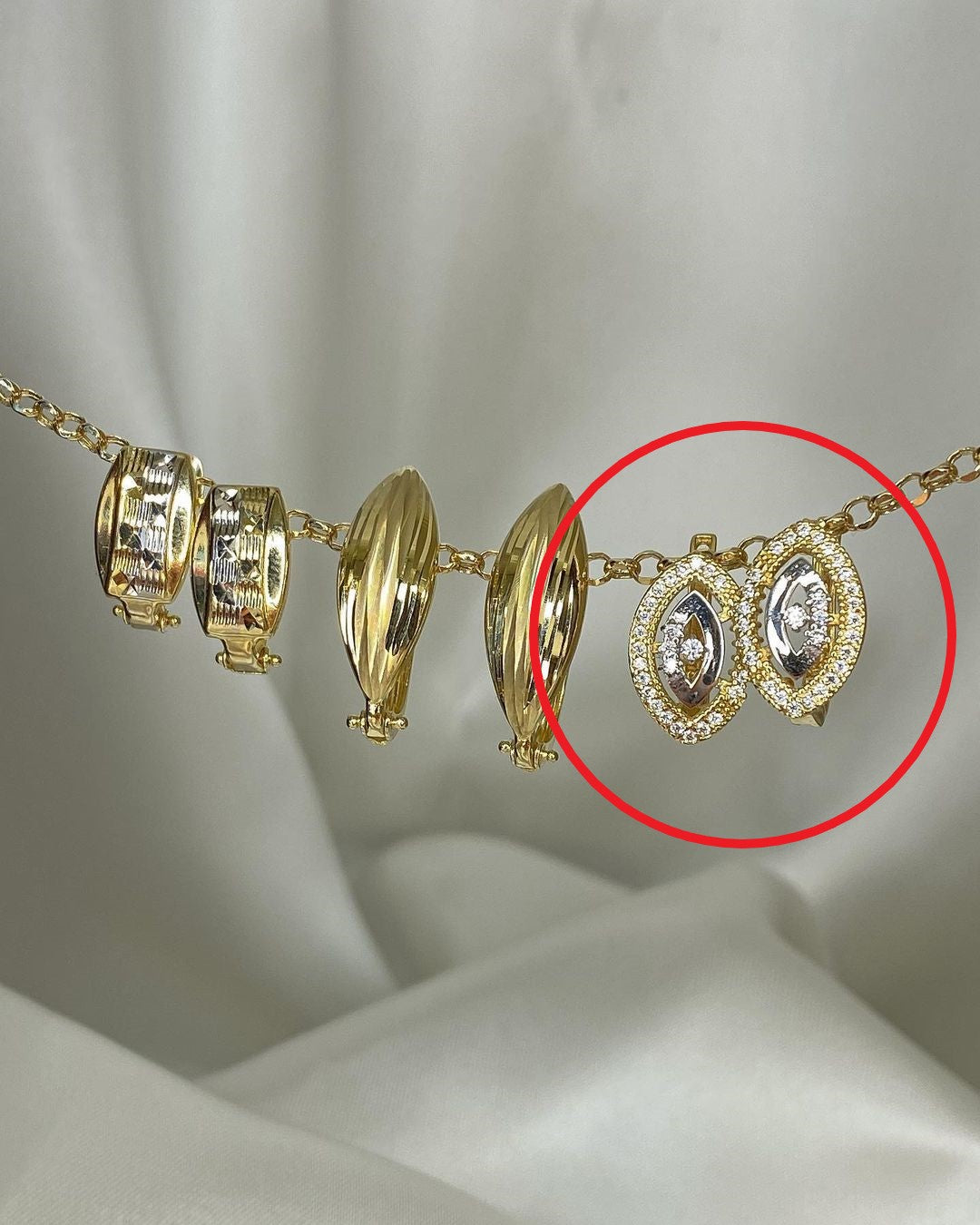 Gold-Ohrringe in ver. Varianten