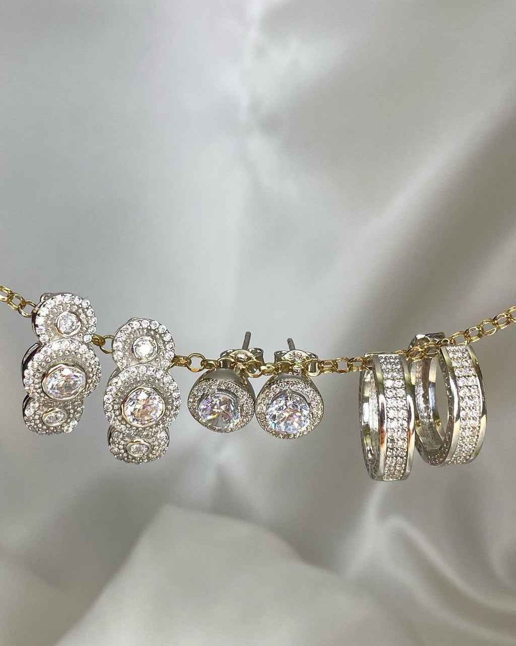 Weißgold-Ohrringe mit Zirkonien in ver. Varianten